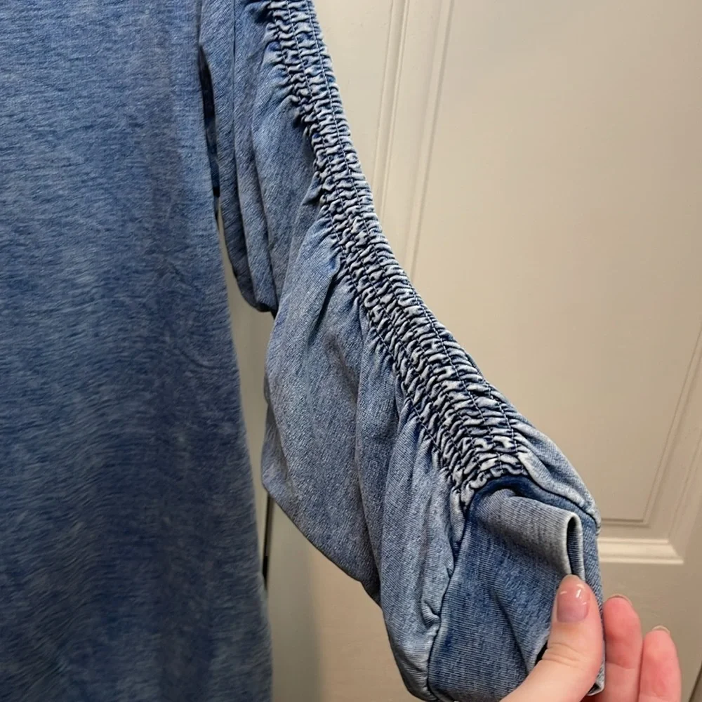 Dress - Picture 3 of 3